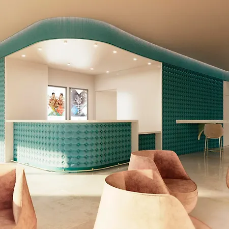 Axel - Adults Only سان سيباستيان