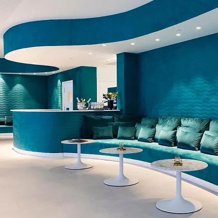 Axel - Adults Only サン・セバスティアン