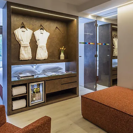 Axel - Adults Only 산세바스티안