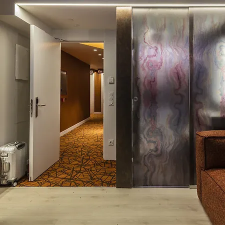 Axel - Adults Only 4*