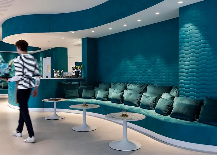 Axel - Adults Only سان سيباستيان