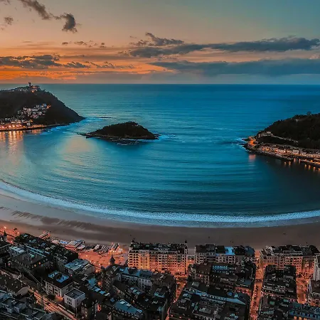 Отель Axel - Adults Only 4*