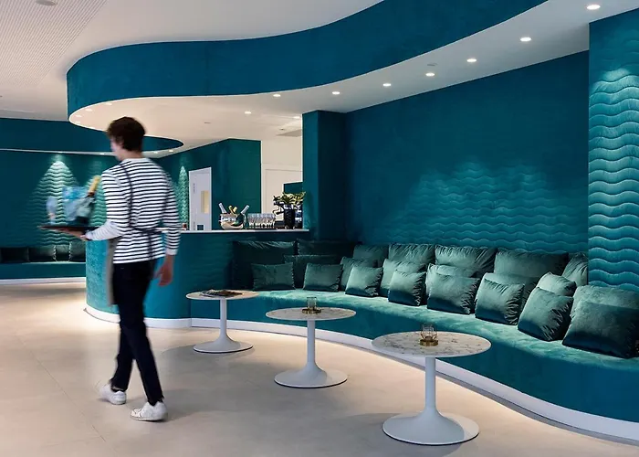 Отель Axel - Adults Only 4*